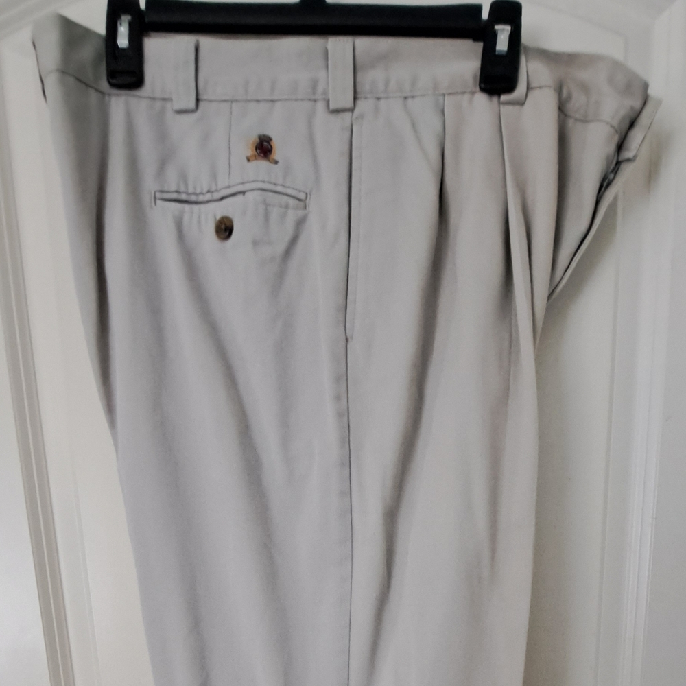 Vintage Tommy Hilfiger white slacks 38x32 (Make me a offer)